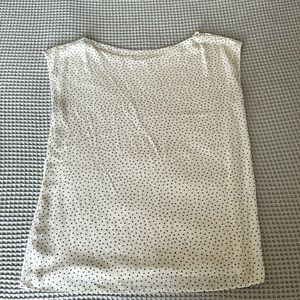 Loft XS Sleeveless dot print top. Size XS.